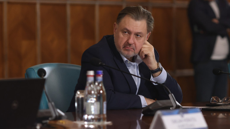 Alexandru Rafila lauda bugetul alocat Sanatatii in 2025. Deputat USR: „Domnul Rafila vorbeste mult, prost si minte ingrozitor” Imagine
