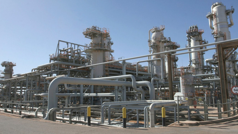 Algeria, suparata pe Spania din cauza unui diferend politic, anunta suspendarea „temporara” a livrarilor de gaz Imagine