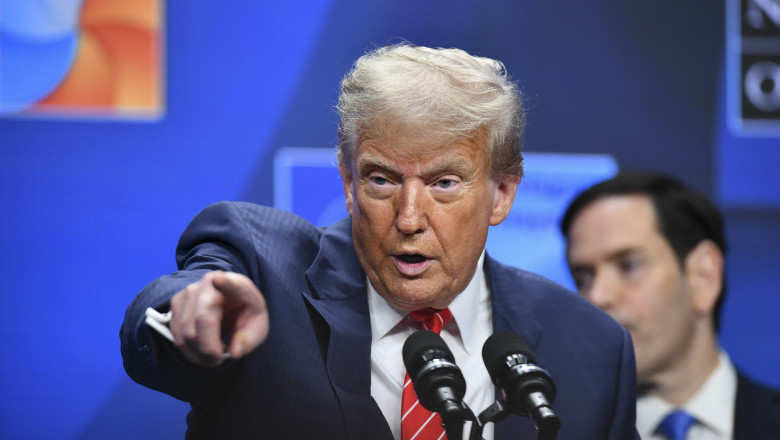 Aliatii lui Trump, luati prin surprindere de blocarea livrarilor de arme catre Kiev. Cine s-ar afla in spatele deciziei (Politico) Imagine