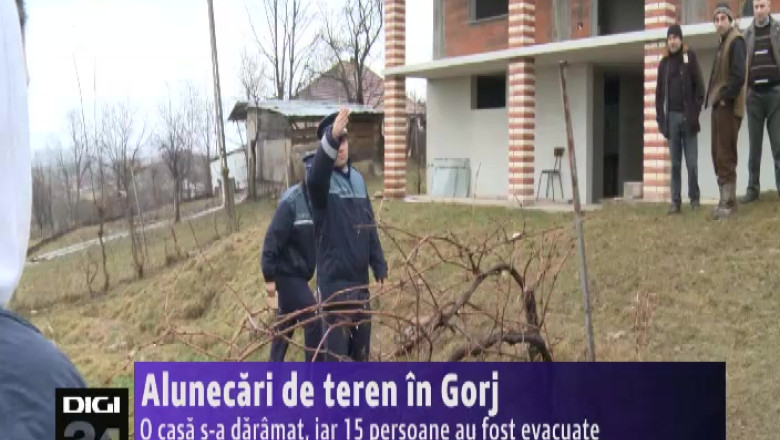 Alunecari de teren in Gorj. O casa s-a daramat, iar 15 persoane au fost evacuate Imagine