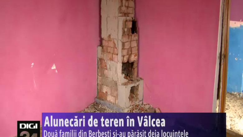 Alunecari de teren in judetul Valcea. Doua familii din Berbesti si-au parasit deja locuintele Imagine
