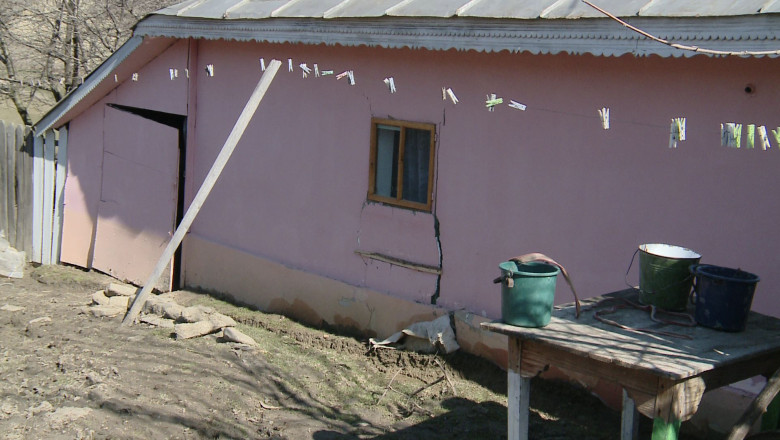 Alunecari de teren in Vrancea Imagine