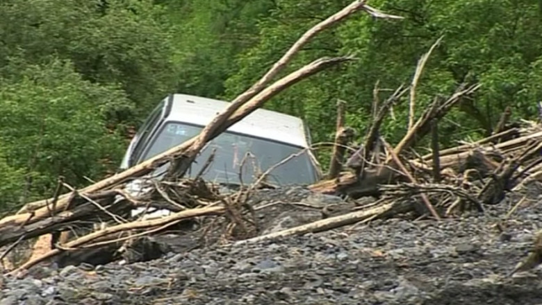 Alunecarile de teren din Bosnia au scos la suprafata zeci de mine antipersonal Imagine