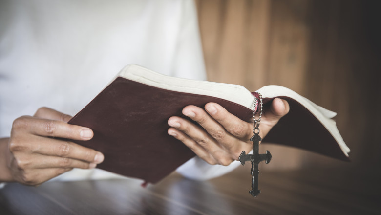„Am acceptat chemarea asta”. Misionarii faptelor bune. Povestea oamenilor care strabat mii de kilometri pentru a schimba destine Imagine