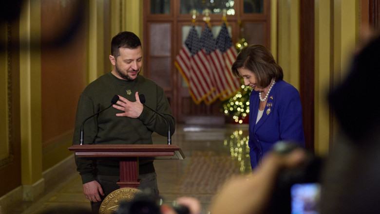 „Am privit cu lacrimi in ochi”. Reactiile ucrainenilor la vizita istorica a presedintelui Zelenski la Washington (CNN) Imagine