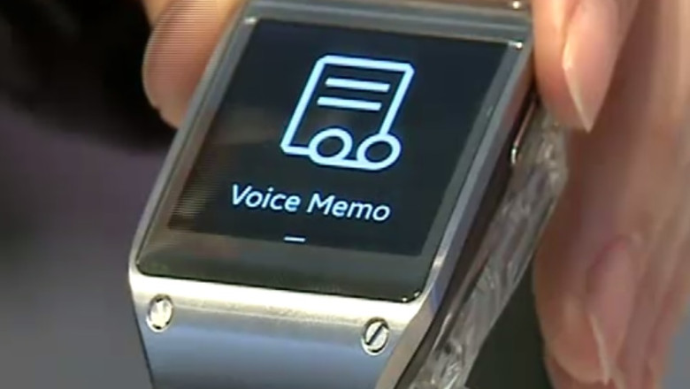 Amatori de gadgeturi. Romanii isi schimba telefoanele la mai putin de sase luni Imagine