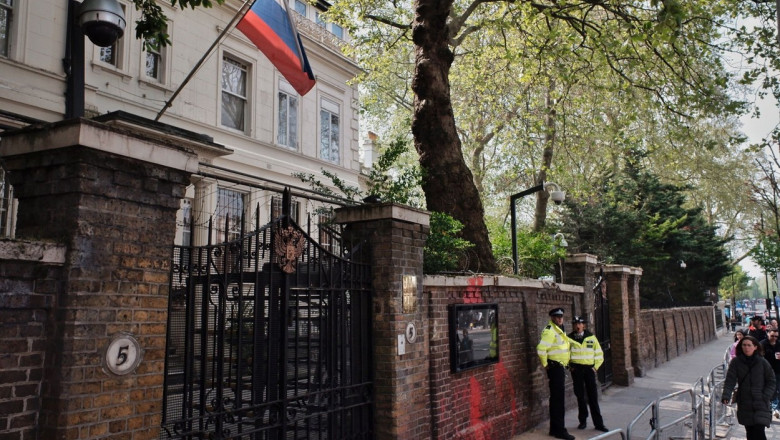 Ambasada Moscovei avertizeaza Londra sa nu trimita avioane Ucrainei: "Rusia va gasi un raspuns" Imagine