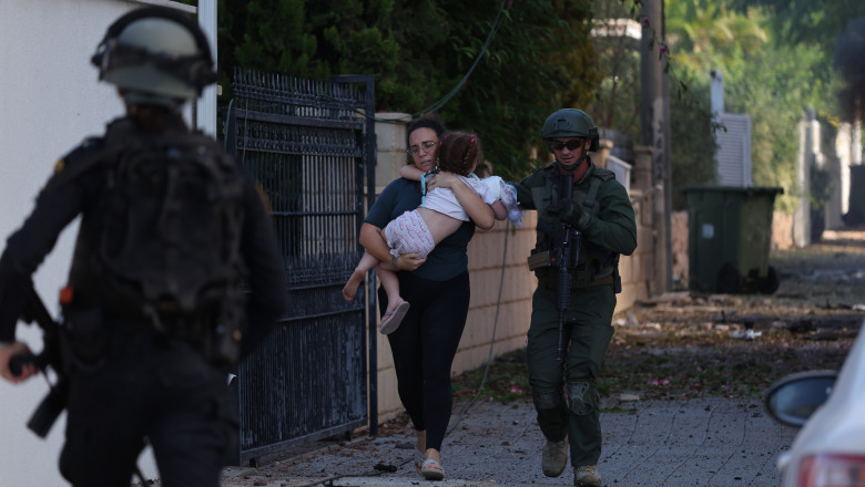 Ambasadorul Israelului in Franta recunoaste un posibil esec al serviciilor: "Nu am fost pregatiti suficient, se poate spune deloc" Imagine