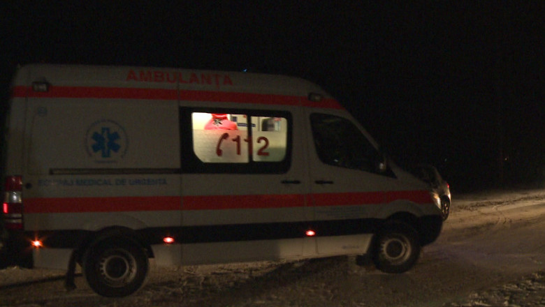Ambulanta blocata in nameti. Autospeciala a ajuns la spital, cu un pacient in coma, dupa sapte ore Imagine