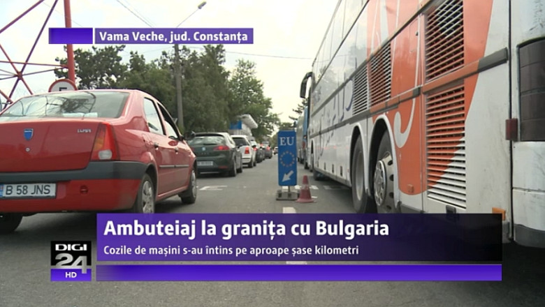 Ambuteiaj la granita cu Bulgaria. Masinile turistilor romani s-au intins de-a lungul a 6 kilometri Imagine