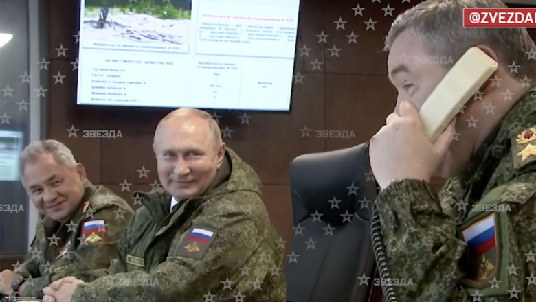 Americanii i-au impiedicat pe ucraineni sa prinda in incercuire 30.000 de soldati rusi, dupa ce Putin a amenintat cu arma nucleara Imagine
