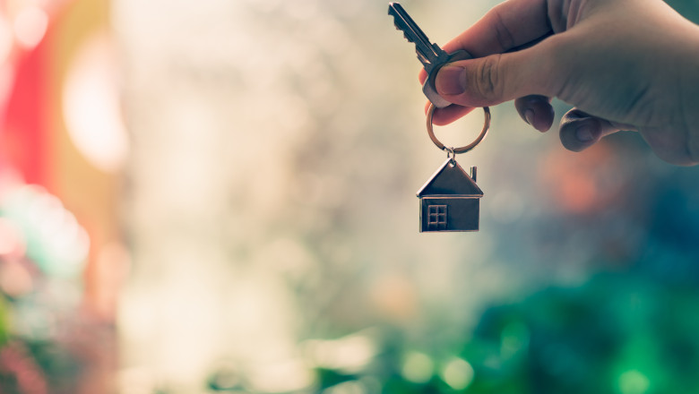 An complicat pentru cei care vor sa-si ia o casa. Cum e mai bine in criza: proprietar sau chirias Imagine