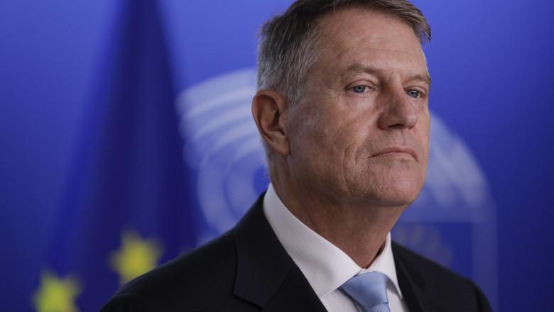 ANAF anunta ca i-a confiscat lui Klaus Iohannis jumatate din casa de la Sibiu. Recuperatorii i-au schimbat yala Imagine