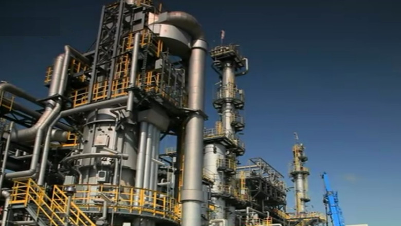 ANALIZA BUSINESS CLUB. Semne ca Lukoil ar fi vrut oricum sa inchida rafinaria Petrotel  Imagine