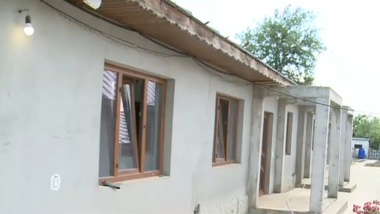 Ancheta la Braila, dupa ce o femeie care a sunat la 112 a fost gasita moarta. Politistii au mers acolo, dar n-au intrat in casa Imagine