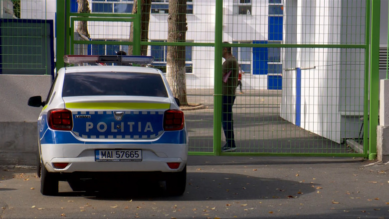 Ancheta la o scoala din Gorj, dupa ce o poarta a cazut peste trei copii. O eleva de 8 ani a fost ranita Imagine