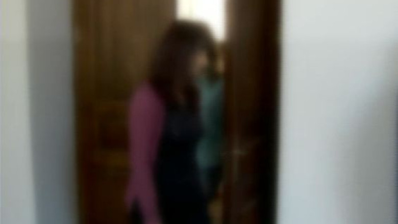 Ancheta la o scoala din Satu Mare. O profesoara a obligat mai multe eleve sa arate ca poarta lenjerie Imagine