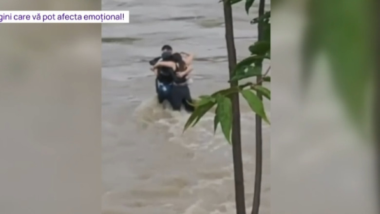 Ancheta penala dupa tragedia din Italia. Tinerii luati de viitura sunt cautati de 40 de ore. Telefonul tinerei romance, gasit in apa Imagine