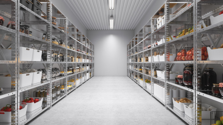 Angajata unui lant de patiserii a ramas blocata 2 ore in camera frigorifica. Acum, firma a aflat cat trebuie sa plateasca pentru asta Imagine