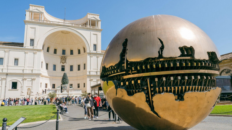 Angajatii de la Vatican cer conditii mai bune de munca si se plang ca sunt primiti prea multi vizitatori in muzee Imagine