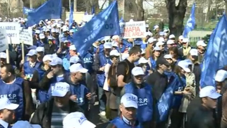 Angajatii Portului Constanta au protestat la Ministerul Transporturilor Imagine