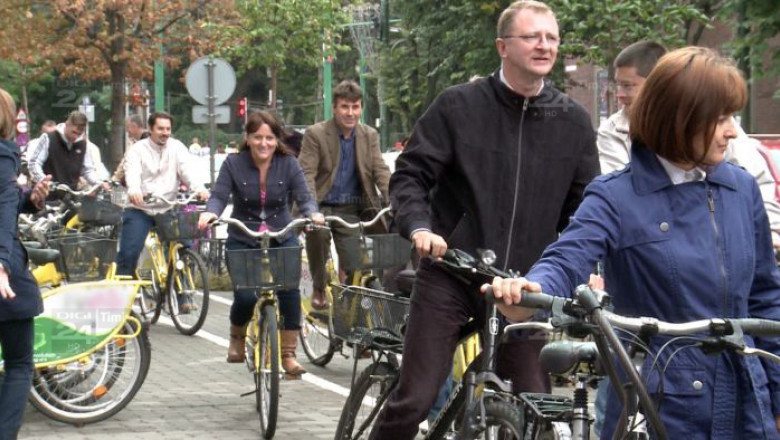 Angajatii Primariei Timisoara au pedalat... fara prea multa tragere de inima Imagine