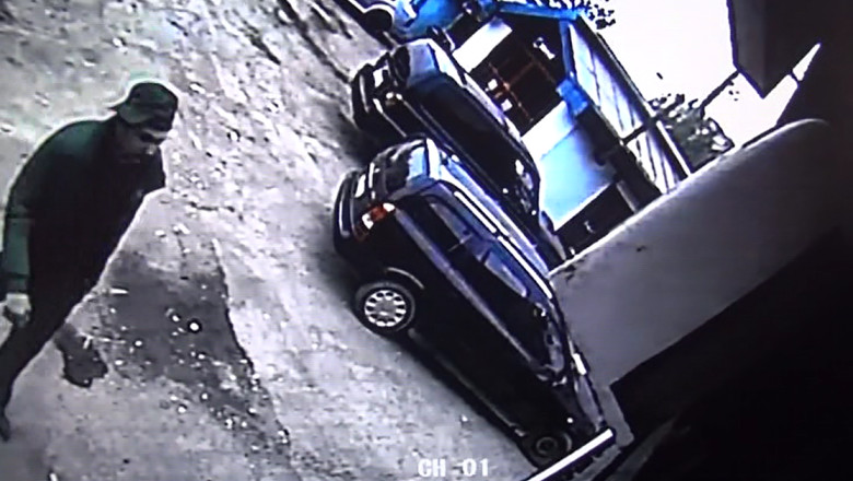 Angajatii unui service auto, atacati cu toporul de un tanar de 19 ani Imagine