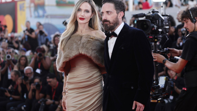 Angelina Jolie a invatat sa cante muzica de opera pentru a putea interpreta cel mai greu rol din cariera. ”Ma simteam pe alta planeta” Imagine