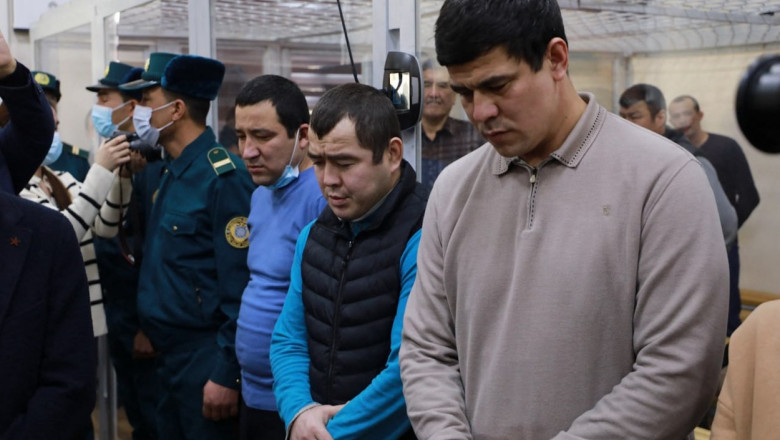 Ani grei de inchisoare pentru manifestantii din Ukzbekistan, imprastiati de stat prin violente soldate cu 21 de morti Imagine