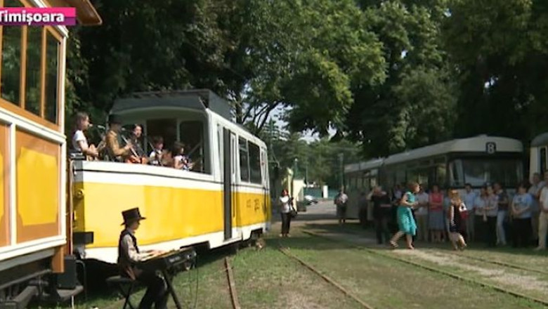 Aniversare cu cantec la RATT: 145 de ani de la aparitia primului tramvai tras cu cai din Romania Imagine