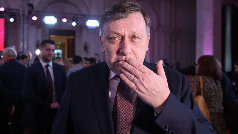 Antonescu spune ca viitorul coalitiei depinde de victoria lui in alegeri. „Dar nu e problema mea” Imagine