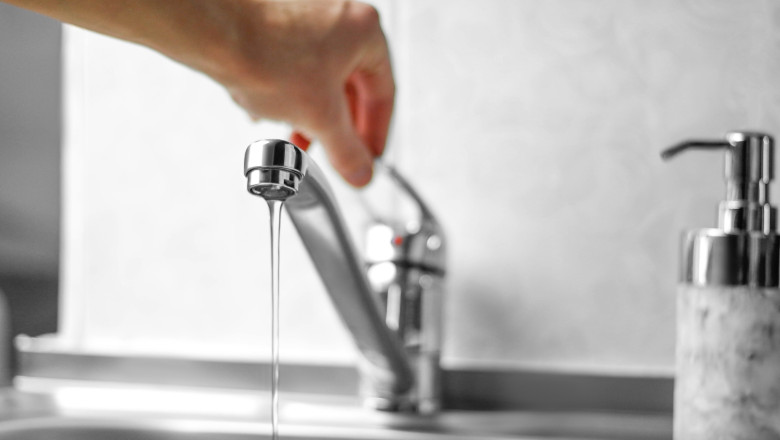 Apa furnizata locuitorilor din Breaza este infestata cu bacteria clostridium perfrigens. Consumul este interzis de saptamana trecuta Imagine