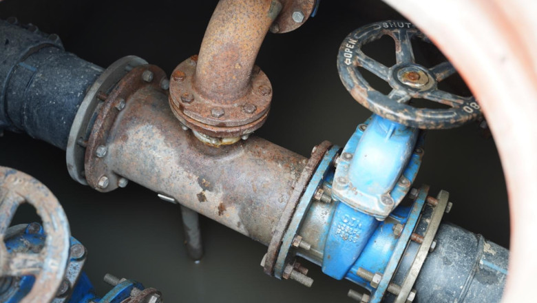 Apa menajera a inceput sa fie distribuita oamenilor din Brosteni. Precizarile presedintelui Consiliului Judetean Suceava Imagine