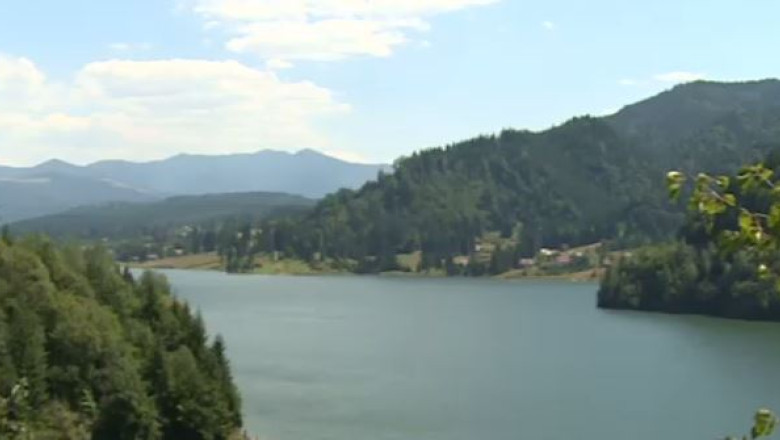 Apa si canalizare la Colibita Imagine