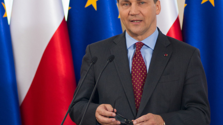 Apar noi inregistrari in Polonia: Sikorski il critica pe David Cameron. Premierul Tusk recunoaste voalat autenticitatea lor Imagine