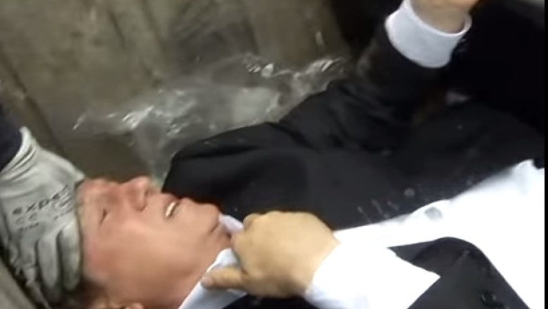 Apel al autoritatilor ucrainene: „Nu mai aruncati politicieni la gunoi” Imagine