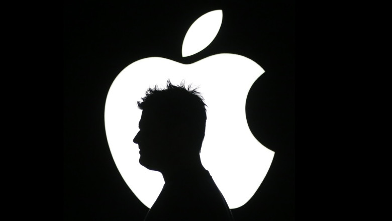 Apple nu se grabeste sa lanseze modele de inteligenta artificiala, dar cheltuie milioane de dolari zilnic sa le antrezeze Imagine