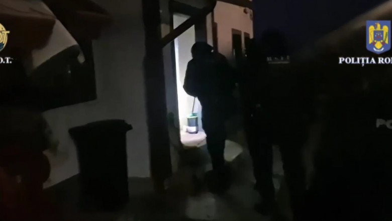 Aproape 100 de perchezitii, in 12 judete si in Capitala, intr-un dosar de falsificare de permise de conducere si acte de identitate Imagine