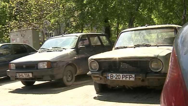 Aproape 200.000 de masini, nefolosite de ani de zile, sunt abandonate in parcarile din Bucuresti Imagine