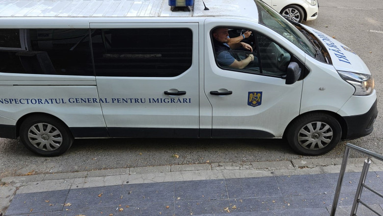 Aproape 250 de straini au fost depistati in situatii ilegale in iulie, in Romania. 65 de oameni au fost indepartati sub escorta Imagine