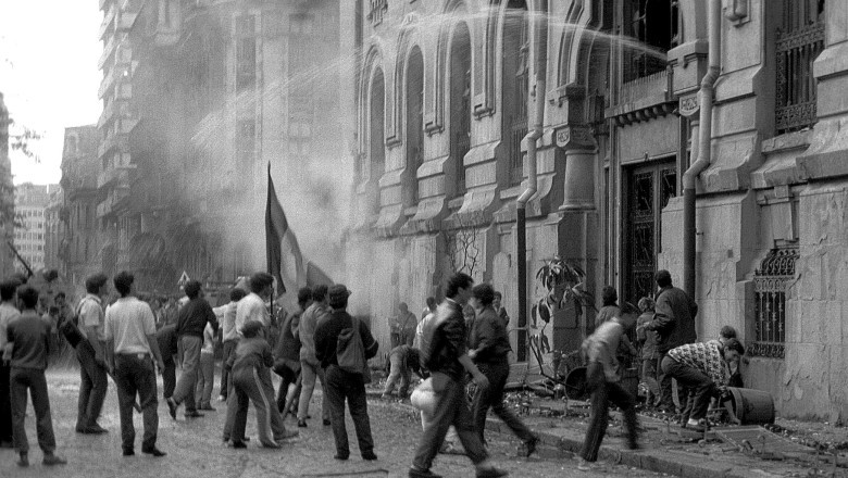 Aproape jumatate dintre romani nu stiu ce a fost Mineriada din 1990. Ce ar face azi daca drepturile le-ar fi amenintate (Sondaj INSCOP) Imagine