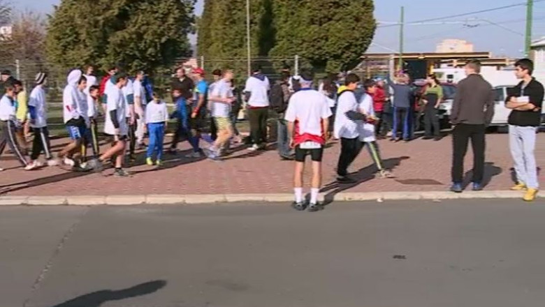 Aproape o mie de oameni comemoreaza 27 de ani de la revolta muncitorilor din Brasov Imagine