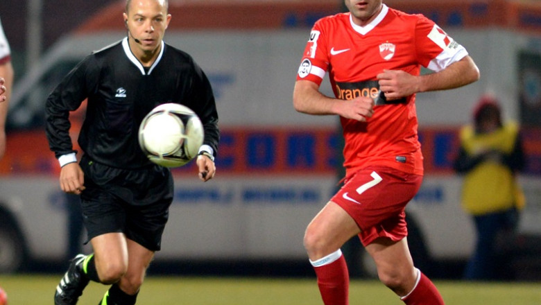Arbitrul Marius Avram s-a ales cu o plangere la DNA dupa prestatia din meciul Dinamo-Petrolul Imagine
