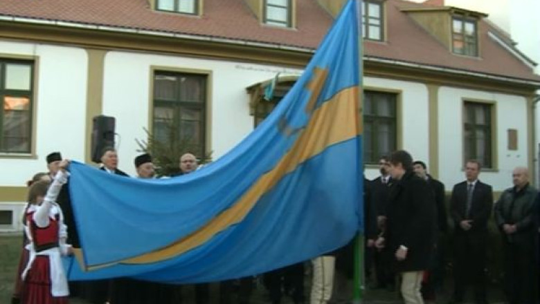 Arborarea steagului Tinutului Secuiesc pe institutiile publice ar putea deveni legala Imagine