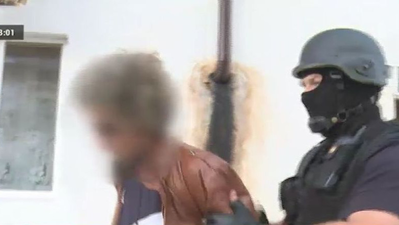 Arestari in randul retelei care lua credite bancare cu acte false Imagine