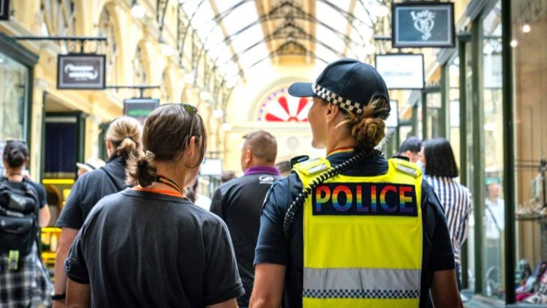 Arestat dupa 47 de ani de la comiterea unor crime. Barbatul are 65 de ani, iar faptele le-a comis in Australia Imagine
