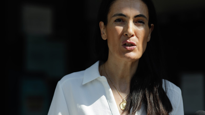 Arhiepiscopia Bucurestilor o acuza pe Clotilde Armand ca foloseste electoral subiectul Catedralei Mantuirii Neamului Imagine