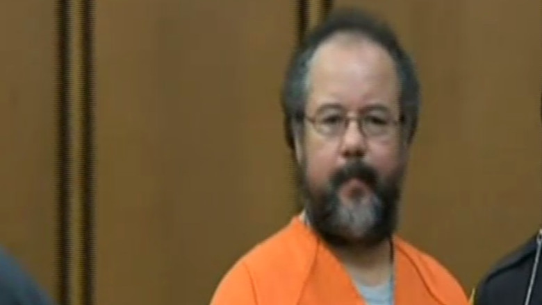 Ariel Castro, barbatul din Ohio care a tinut captive trei femei in locuinta sa timp de zece ani, a fost gasit mort in celula Imagine