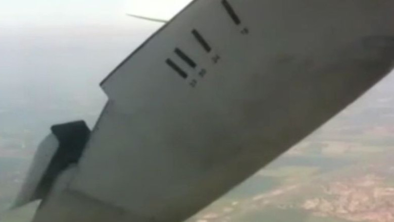 Aripa de avion, desprinsa in zbor. Aparatul a aterizat de urgenta la Londra Imagine