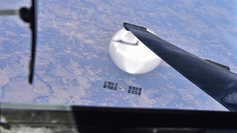 Armata americana urmareste un balon de mare altitudine care zboara deasupra vestului Statelor Unite - CBS News Imagine